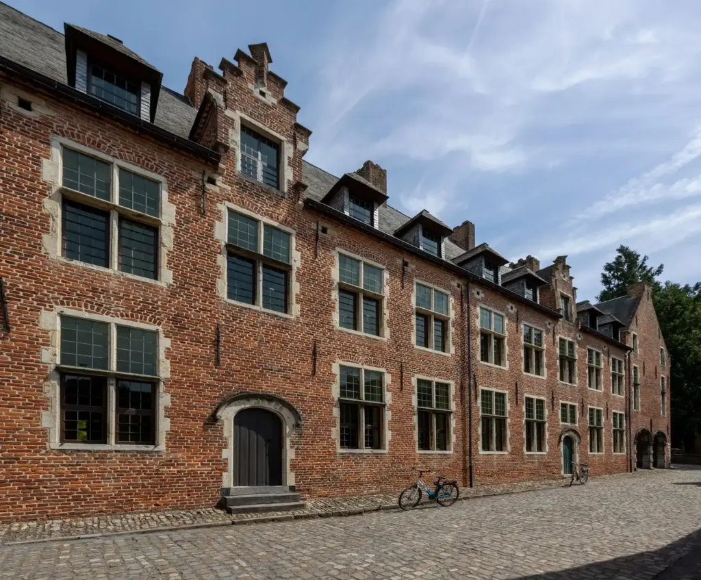 waarom podcastluisteren onze manier van storytelling herschrijft