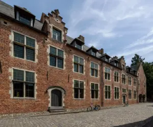 waarom podcastluisteren onze manier van storytelling herschrijft