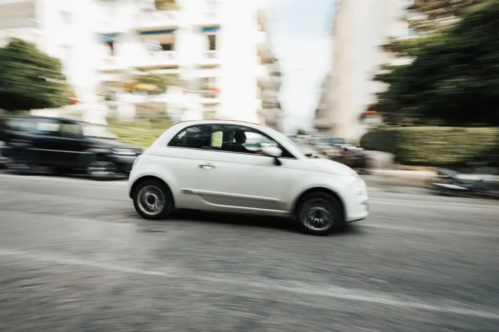 autoverzekering vergelijken zo bespaar je zonder in te leveren op dek