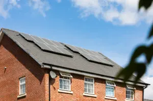 balkonbatterij de nieuwe trend om zelf energie op te slaan